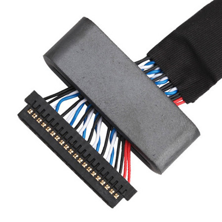 JAE FI-S20S'den FI-X30HL'ye, 1.25 mm'lik bir pitch ve 500VAC için notlanmış LVDS kablo montajı
