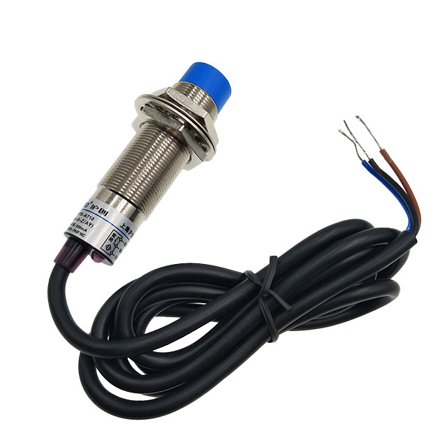LJC18A3-8-Z/AY PNP NC 3 Pin Kapasitör Kablolama Yakınlık Sensörü 8mm Mesafe Anahtarı